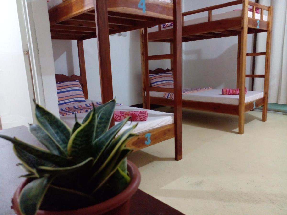 סיקיהור Seashore Inn מראה חיצוני תמונה